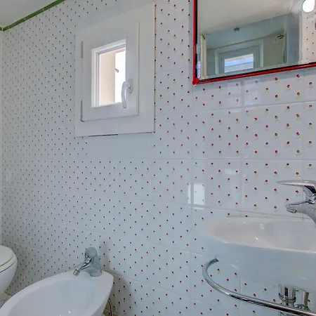 Tagini Timeless Elegance And Style - Happy Brovello-Carpugnino