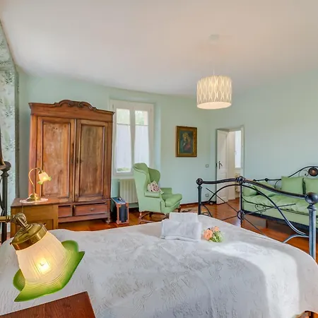 Apartman Tagini Timeless Elegance And Style - Happy