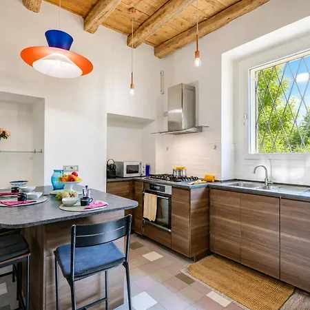 Tagini: Restored 1888 With Private Garden Villa