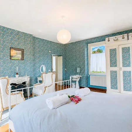 Tagini: Restored 1888 With Private Garden Villa
