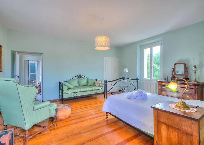 Tagini Timeless Elegance And Style - Happy