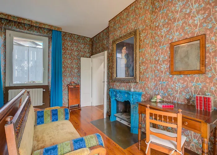 Tagini Timeless Elegance And Style - Happy