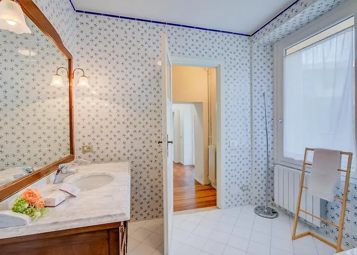 Tagini Timeless Elegance And Style - Happy Apartment Brovello-Carpugnino